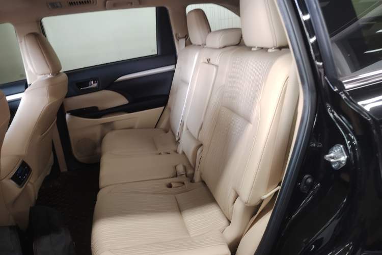 Used Toyota Highlander 2018 2.0T Two-Wheel Drive Elite Version 5 Seats China VI Standard Left Rear Seat