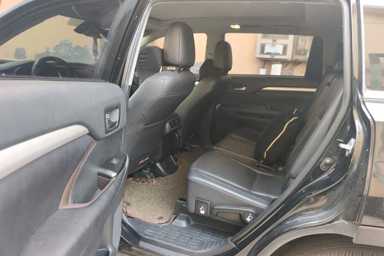 Used Toyota Highlander 2018 2.0T Four-Wheel Drive Prestige Version 7 Seats China VI Standard Left Rear Seat
