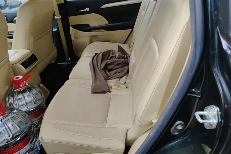 Used Toyota Highlander 2018 2.0T Four-Wheel Drive Luxury Version 7 Seats China VI Standard Left Rear Seat