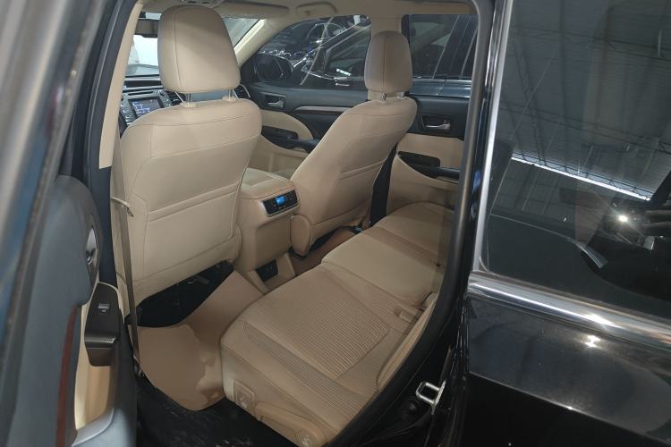 Used Toyota Highlander 2018 2.0T Four-Wheel Drive Elite Edition 7 Seats China V Standard Left Rear Seat