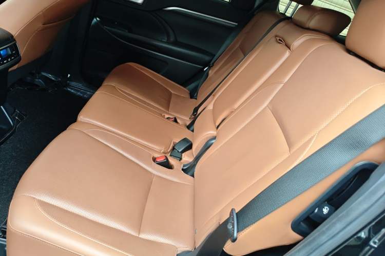 Used Toyota Highlander 2018 2.0T Four-Wheel Drive Knight Edition 7 Seats China VI Standard Left Rear Seat