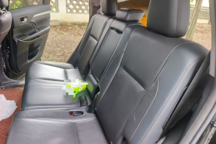 Used Toyota Highlander 2018 2.0T Four-Wheel Drive Luxury Version 7 Seats China VI Standard Left Rear Seat