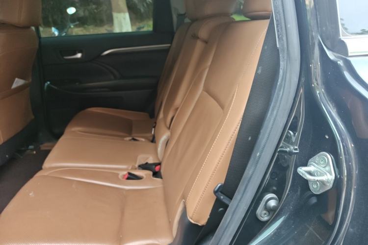 Used Toyota Highlander 2018 2.0T Four-Wheel Drive Knight Edition 7 Seats China VI Standard Left Rear Seat