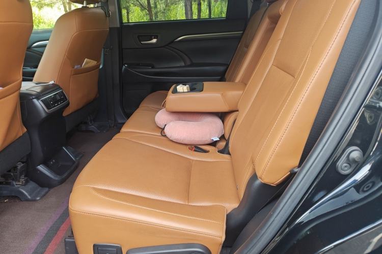 Used Toyota Highlander 2018 2.0T Four-Wheel Drive Luxury Version 7 Seats China VI Standard Left Rear Seat