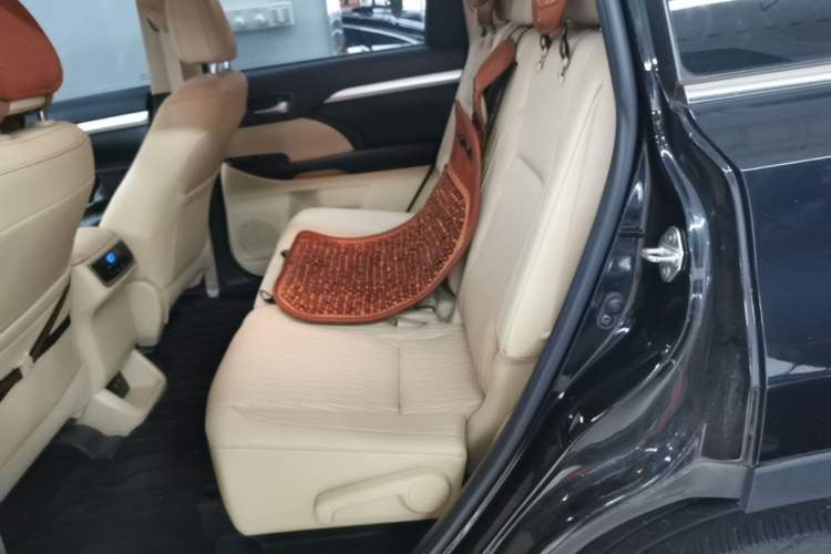 Used Toyota Highlander 2018 2.0T Two-Wheel Drive Elite Version 5 Seats China VI Standard Left Rear Seat