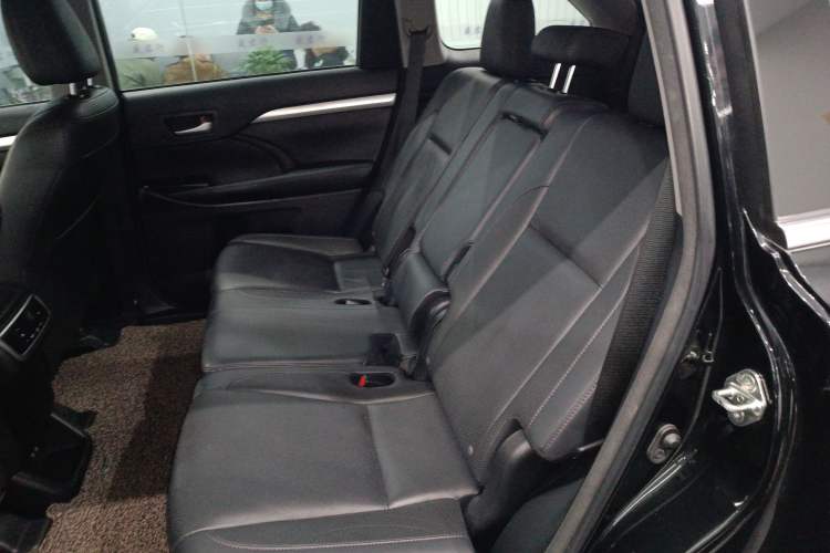 Used Toyota Highlander 2018 2.0T Four-Wheel Drive Luxury Version 7 Seats China VI Standard Left Rear Seat