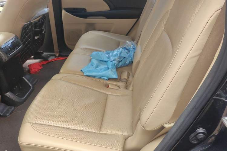 Used Toyota Highlander 2018 2.0T Four-Wheel Drive Luxury Edition 7 Seats China V Emission Standard Left Rear Seat