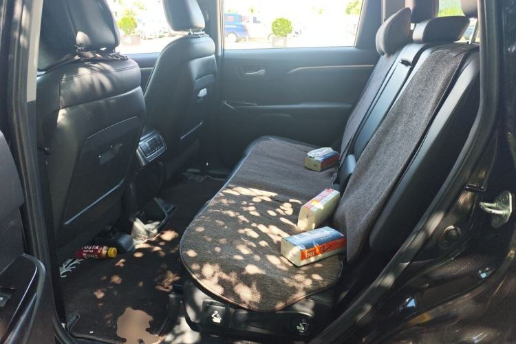 Used Toyota Highlander 2018 2.0T Four-Wheel Drive Supreme Edition 7-Seater China VI Left Rear Seat