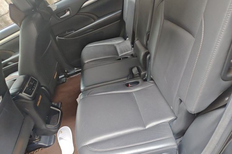 Used Toyota Highlander 2018 2.0T Two-Wheel Drive Prestige Edition 7 Seats China VI Standard Left Rear Seat