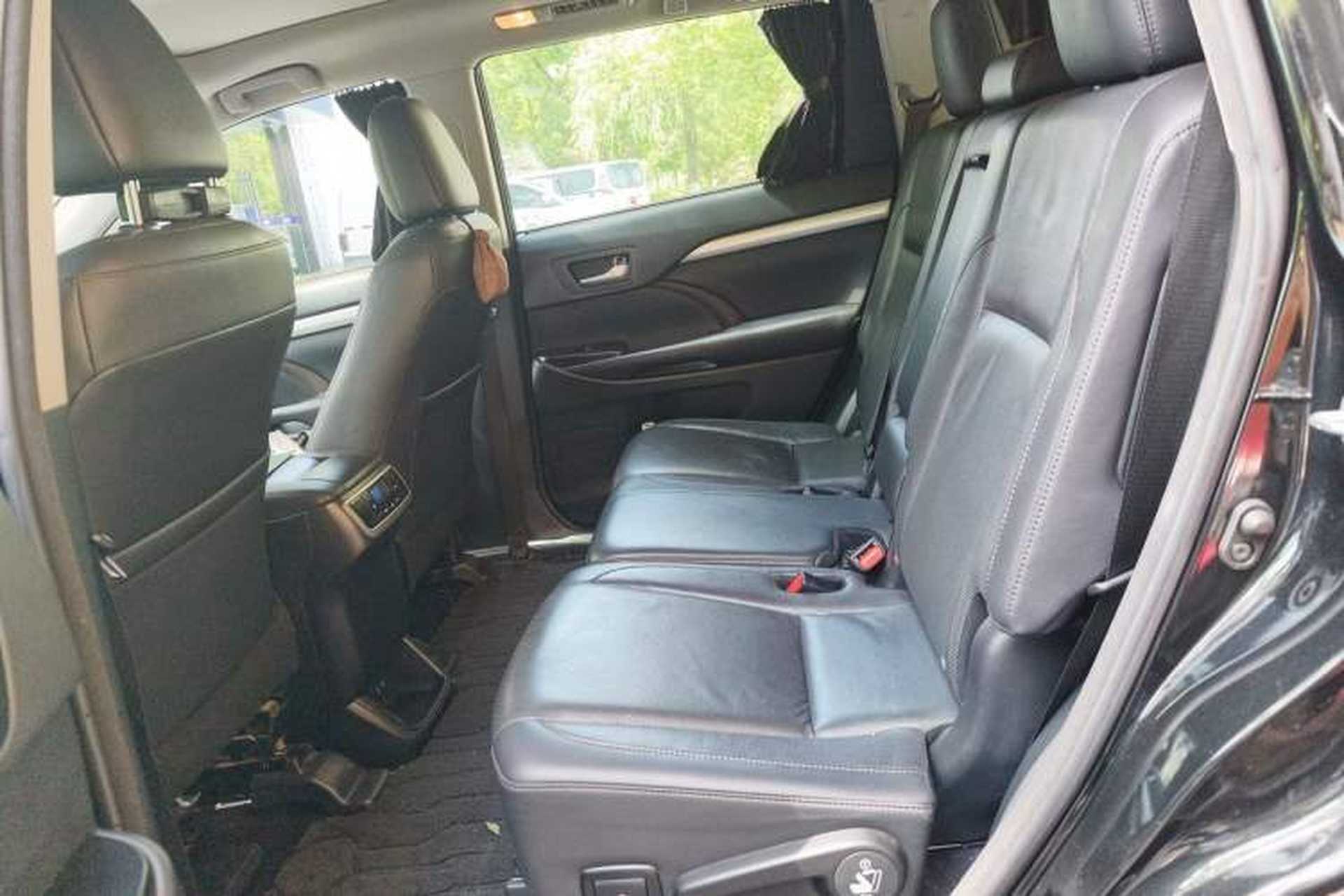 Used Toyota Highlander 2018 2.0T Four-Wheel Drive Prestige Version 7 Seats China V Emission Standard Left Rear Seat