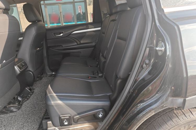 Used Toyota Highlander 2018 2.0T Four-Wheel Drive Prestige Version 7 Seats China V Emission Standard Left Rear Seat