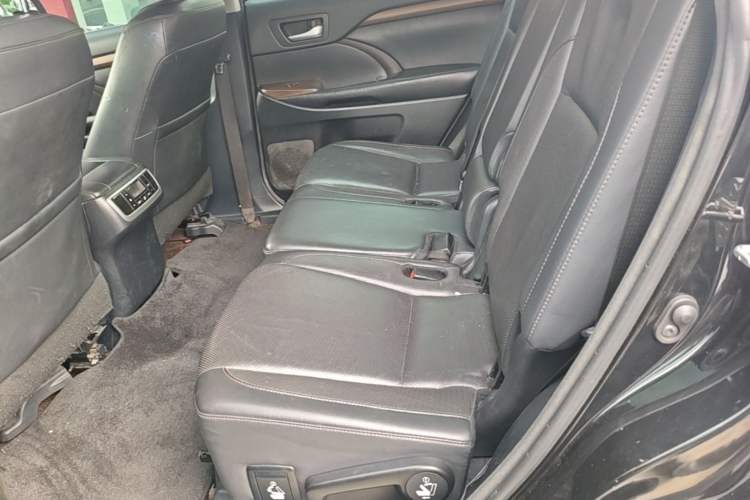 Used Toyota Highlander 2018 2.0T Four-Wheel Drive Luxury Edition 7 Seats China V Emission Standard Left Rear Seat