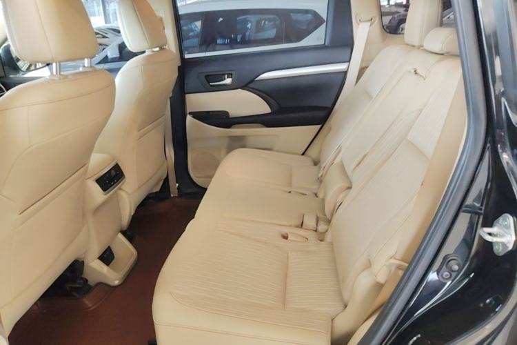 Used Toyota Highlander 2018 2.0T Two-Wheel Drive Elite Version 5 Seats China VI Standard Left Rear Seat