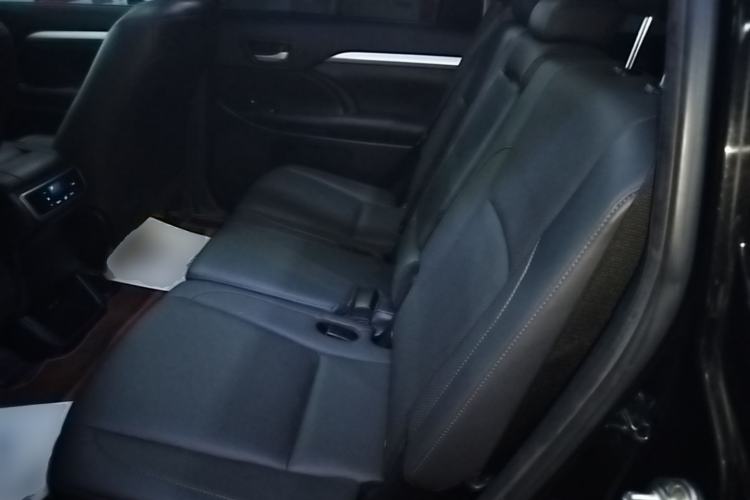 Used Toyota Highlander 2018 2.0T Four-Wheel Drive Luxury Version 7 Seats China VI Standard Left Rear Seat