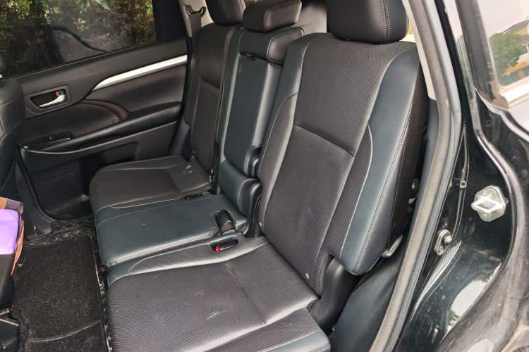 Used Toyota Highlander 2018 2.0T Four-Wheel Drive Luxury Version 7 Seats China VI Standard Left Rear Seat