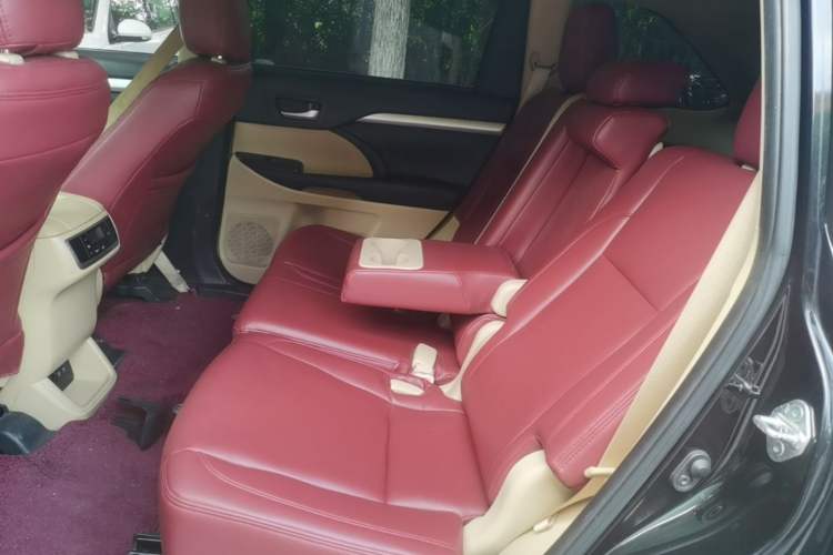 Used Toyota Highlander 2018 2.0T Two-Wheel Drive Elite Edition 7 Seats China VI Standard Left Rear Seat
