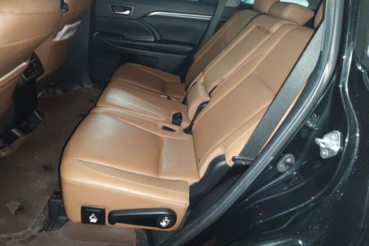 Used Toyota Highlander 2018 2.0T Four-Wheel Drive Knight Edition 7 Seats China VI Standard Left Rear Seat