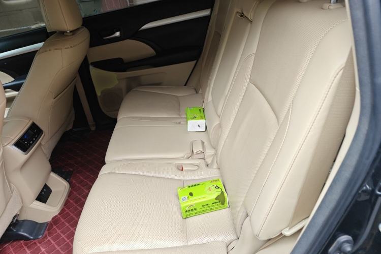 Used Toyota Highlander 2018 2.0T Four-Wheel Drive Luxury Edition 7 Seats China V Emission Standard Left Rear Seat