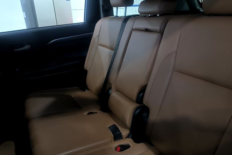 Used Toyota Highlander 2018 2.0T Four-Wheel Drive Knight Edition 7 Seats China VI Standard Left Rear Seat