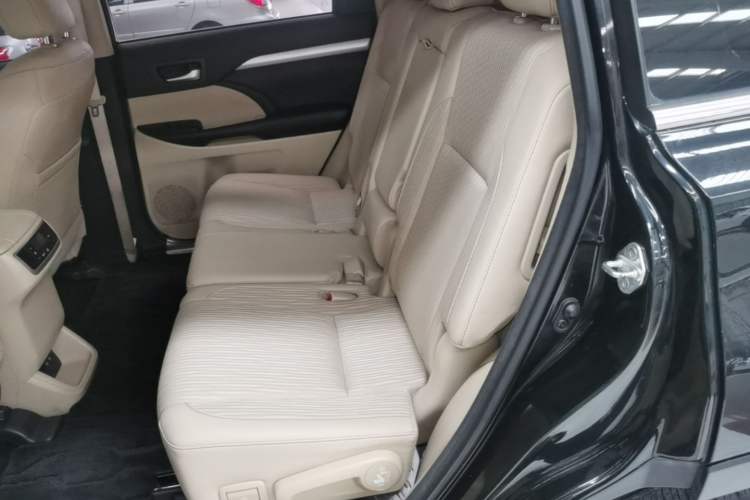 Used Toyota Highlander 2018 2.0T Four-Wheel Drive Elite Edition 7 Seats China V Standard Left Rear Seat
