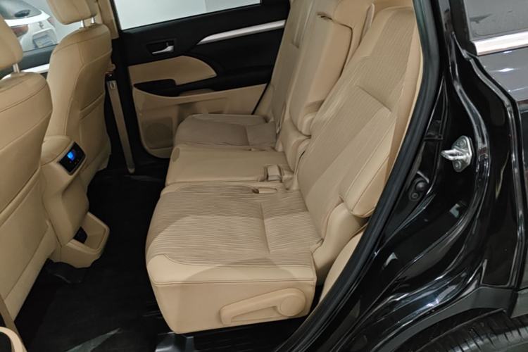 Used Toyota Highlander 2018 2.0T Two-Wheel Drive Elite Version 5 Seats China VI Standard Left Rear Seat