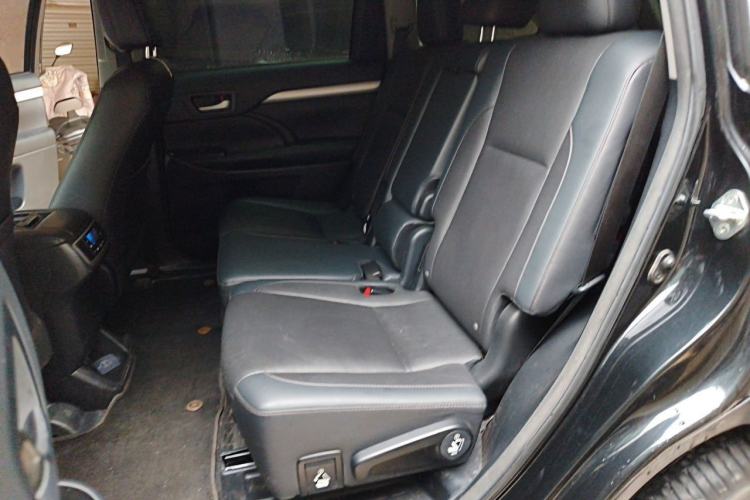 Used Toyota Highlander 2018 2.0T Four-Wheel Drive Luxury Version 7 Seats China VI Standard Left Rear Seat
