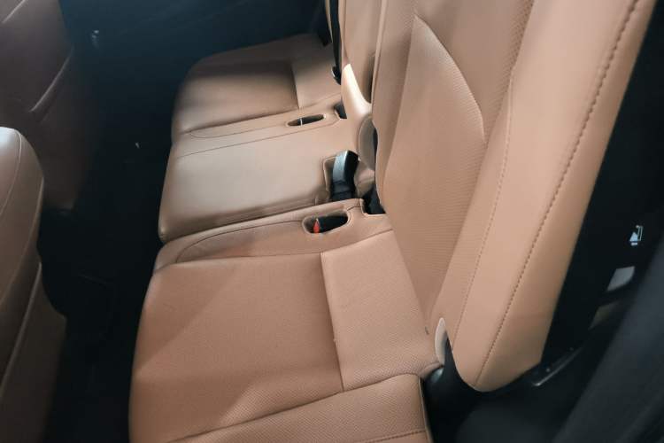 Used Toyota Highlander 2018 2.0T Four-Wheel Drive Knight Edition 7 Seats China VI Standard Left Rear Seat
