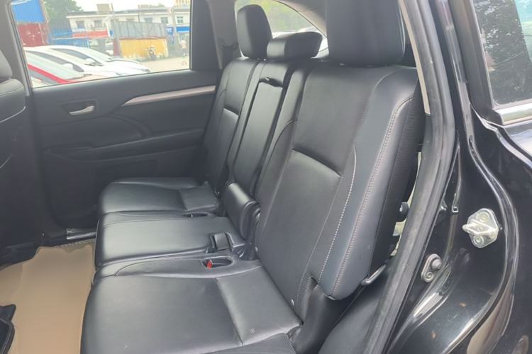 Used Toyota Highlander 2018 2.0T Four-Wheel Drive Luxury Version 7 Seats China VI Standard Left Rear Seat