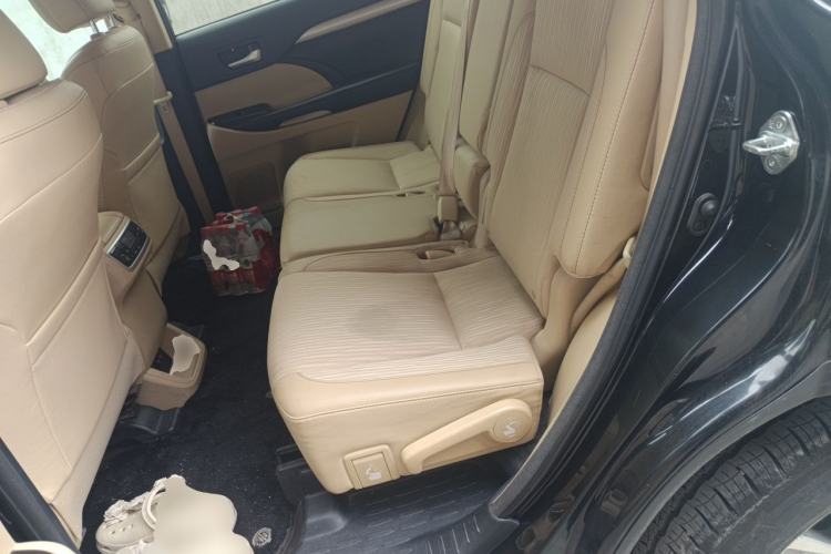 Used Toyota Highlander 2018 2.0T Two-Wheel Drive Elite Edition 7 Seats Emission Standard China V Left Rear Seat