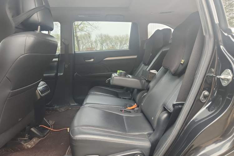 Used Toyota Highlander 2018 2.0T Four-Wheel Drive Luxury Version 7 Seats China VI Standard Left Rear Seat