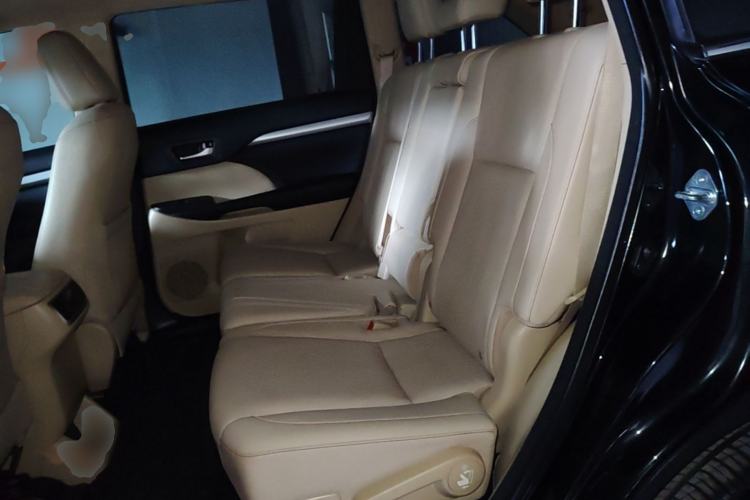 Used Toyota Highlander 2018 2.0T Four-Wheel Drive Prestige Version 7 Seats China VI Standard Left Rear Seat