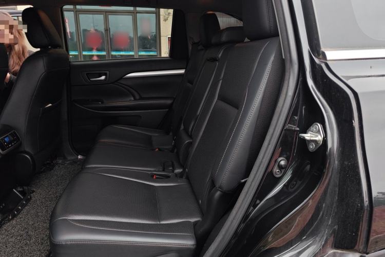 Used Toyota Highlander 2018 2.0T Four-Wheel Drive Prestige Version 7 Seats China V Emission Standard Left Rear Seat