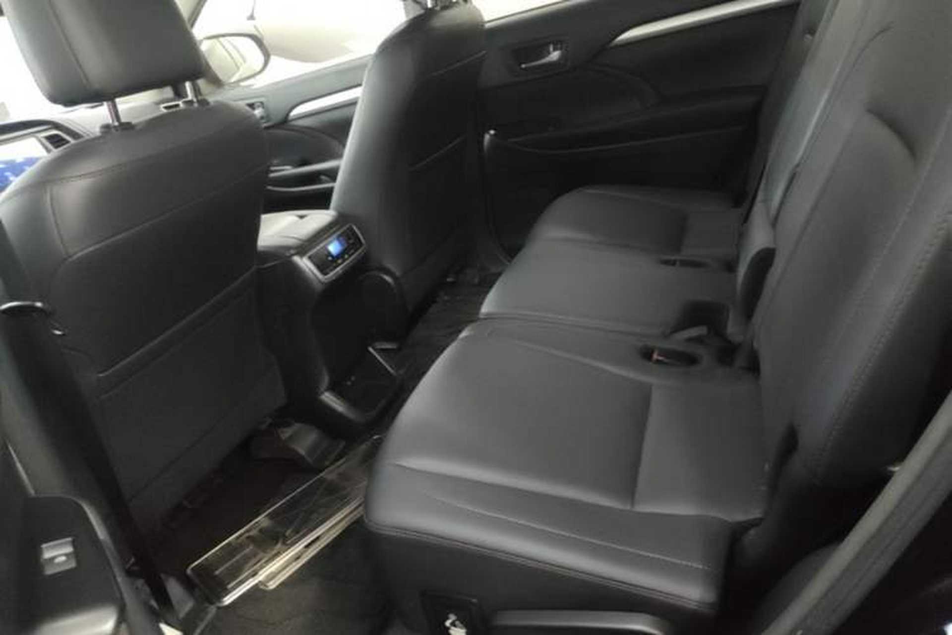 Used Toyota Highlander 2018 2.0T Four-Wheel Drive Luxury Version 7 Seats China VI Standard Left Rear Seat