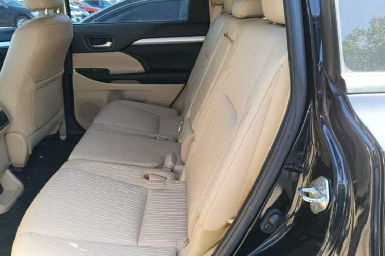Used Toyota Highlander 2018 2.0T Two-Wheel Drive Elite Version 5 Seats China VI Standard Left Rear Seat