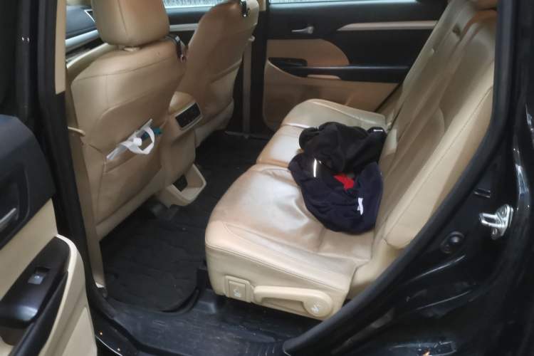 Used Toyota Highlander 2018 2.0T Four-Wheel Drive Prestige Version 7 Seats China VI Standard Left Rear Seat