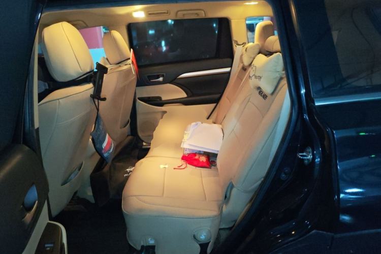 Used Toyota Highlander 2018 2.0T Four-Wheel Drive Elite Edition 7 Seats China VI Standard Left Rear Seat