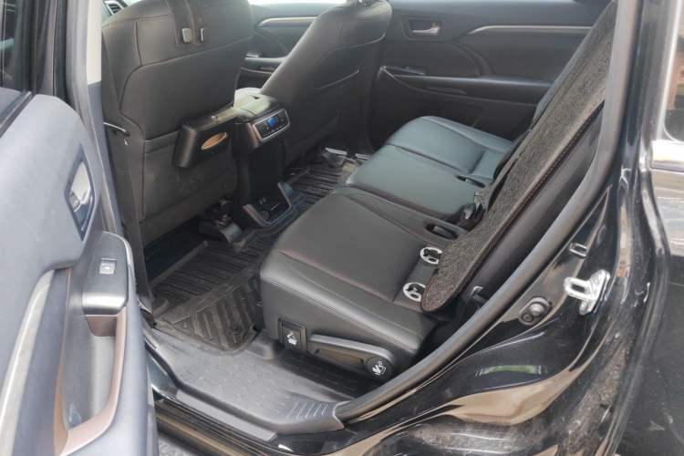 Used Toyota Highlander 2018 2.0T Four-Wheel Drive Supreme Edition 7-Seater China VI Left Rear Seat