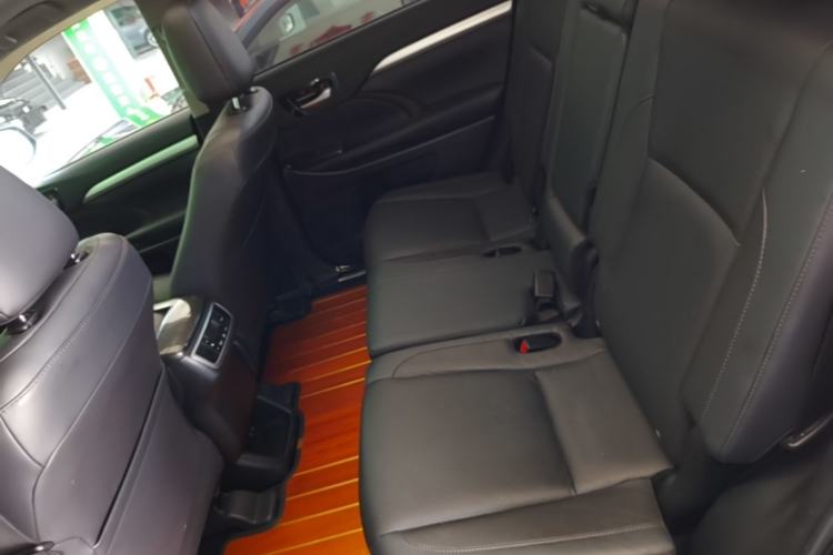 Used Toyota Highlander 2018 2.0T Four-Wheel Drive Luxury Version 7 Seats China VI Standard Left Rear Seat
