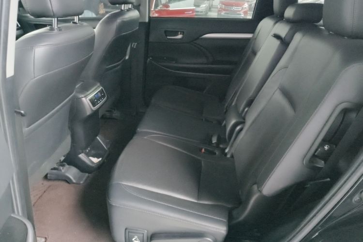 Used Toyota Highlander 2018 2.0T Four-Wheel Drive Luxury Version 7 Seats China VI Standard Left Rear Seat