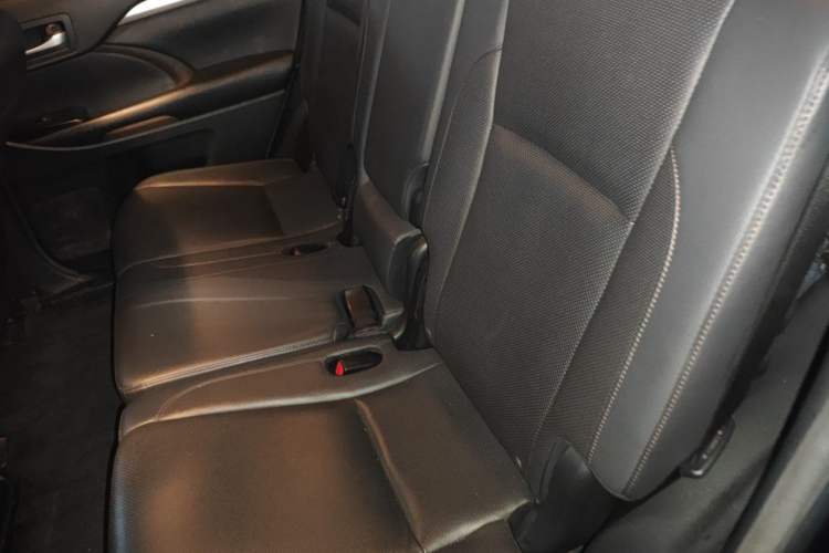 Used Toyota Highlander 2018 2.0T Four-Wheel Drive Luxury Version 7 Seats China VI Standard Left Rear Seat