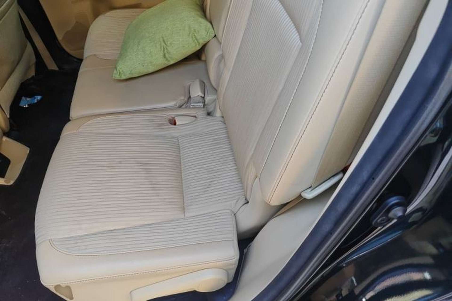 Used Toyota Highlander 2018 2.0T Two-Wheel Drive Elite Edition 5 Seats Emission Standard China V Left Rear Seat