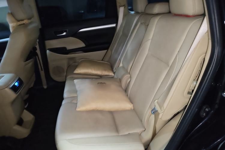Used Toyota Highlander 2018 2.0T Four-Wheel Drive Prestige Version 7 Seats China VI Standard Left Rear Seat
