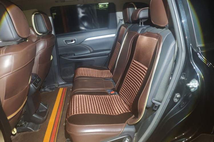 Used Toyota Highlander 2018 2.0T Four-Wheel Drive Luxury Edition 7 Seats China V Emission Standard Left Rear Seat