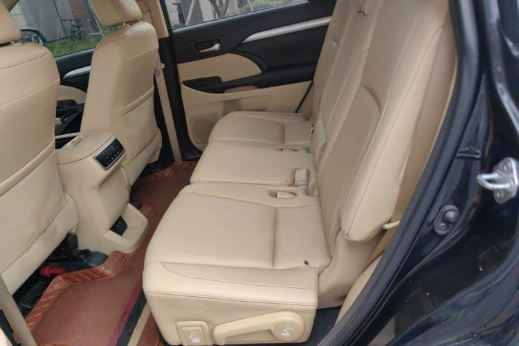 Used Toyota Highlander 2018 2.0T Four-Wheel Drive Luxury Edition 7 Seats China V Emission Standard Left Rear Seat