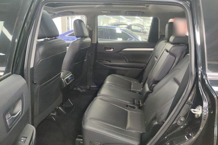 Used Toyota Highlander 2018 2.0T Two-Wheel Drive Luxury Edition 7 Seats China VI Standard Left Rear Seat