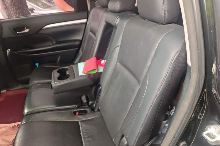 Used Toyota Highlander 2018 2.0T Four-Wheel Drive Luxury Version 7 Seats China VI Standard Left Rear Seat
