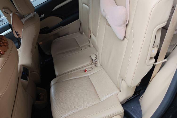 Used Toyota Highlander 2018 2.0T Four-Wheel Drive Luxury Edition 7 Seats China V Emission Standard Left Rear Seat