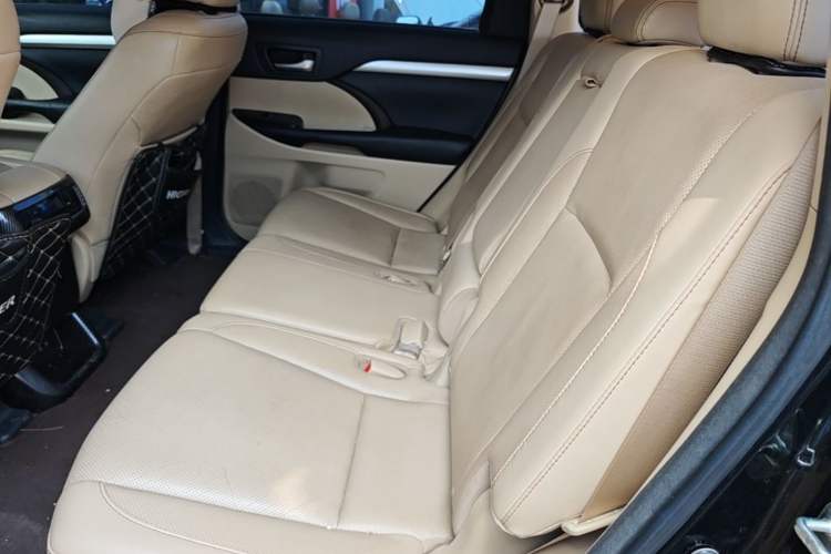 Used Toyota Highlander 2018 2.0T Four-Wheel Drive Luxury Version 7 Seats China VI Standard Left Rear Seat