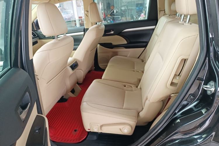 Used Toyota Highlander 2018 2.0T Two-Wheel Drive Elite Edition 7 Seats Emission Standard China V Left Rear Seat