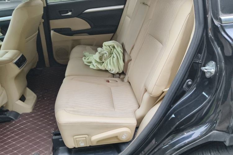 Used Toyota Highlander 2018 2.0T Four-Wheel Drive Elite Edition 7 Seats China V Standard Left Rear Seat